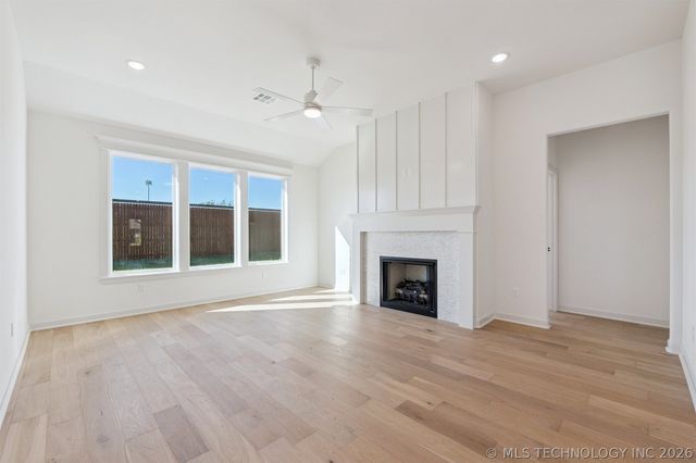 9726 E 132nd Street, Bixby, OK 74008