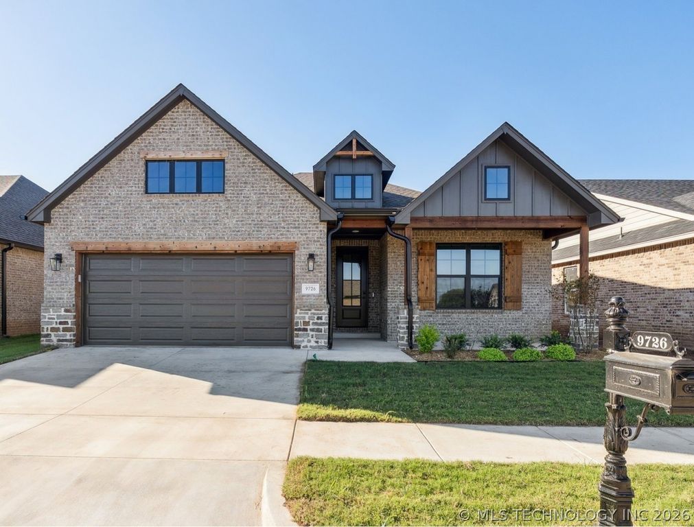 9726 E 132nd Street, Bixby, OK 74008
