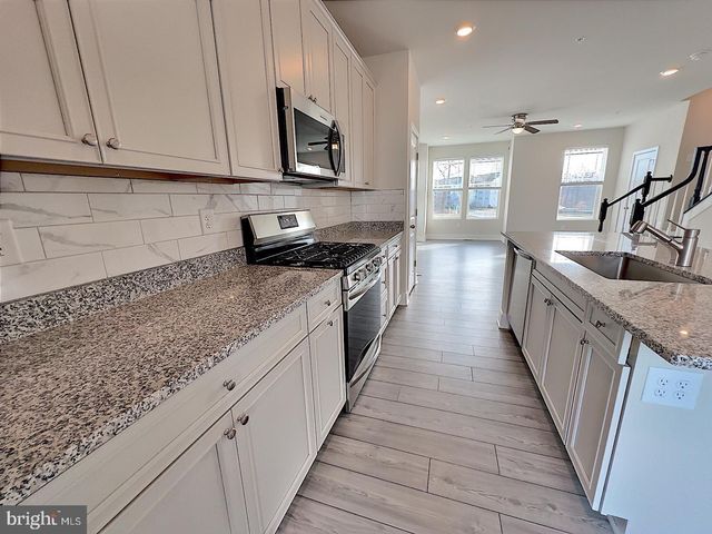 1710 HUBER RD, Essex, MD 21221