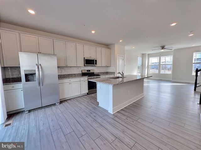 1710 HUBER RD, Essex, MD 21221