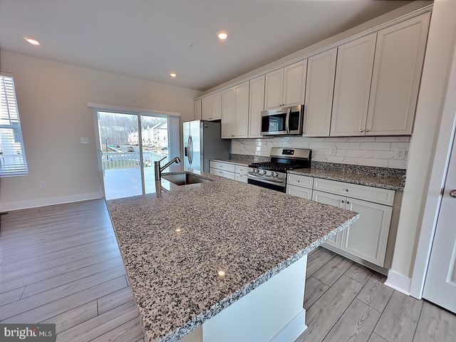 1710 HUBER RD, Essex, MD 21221