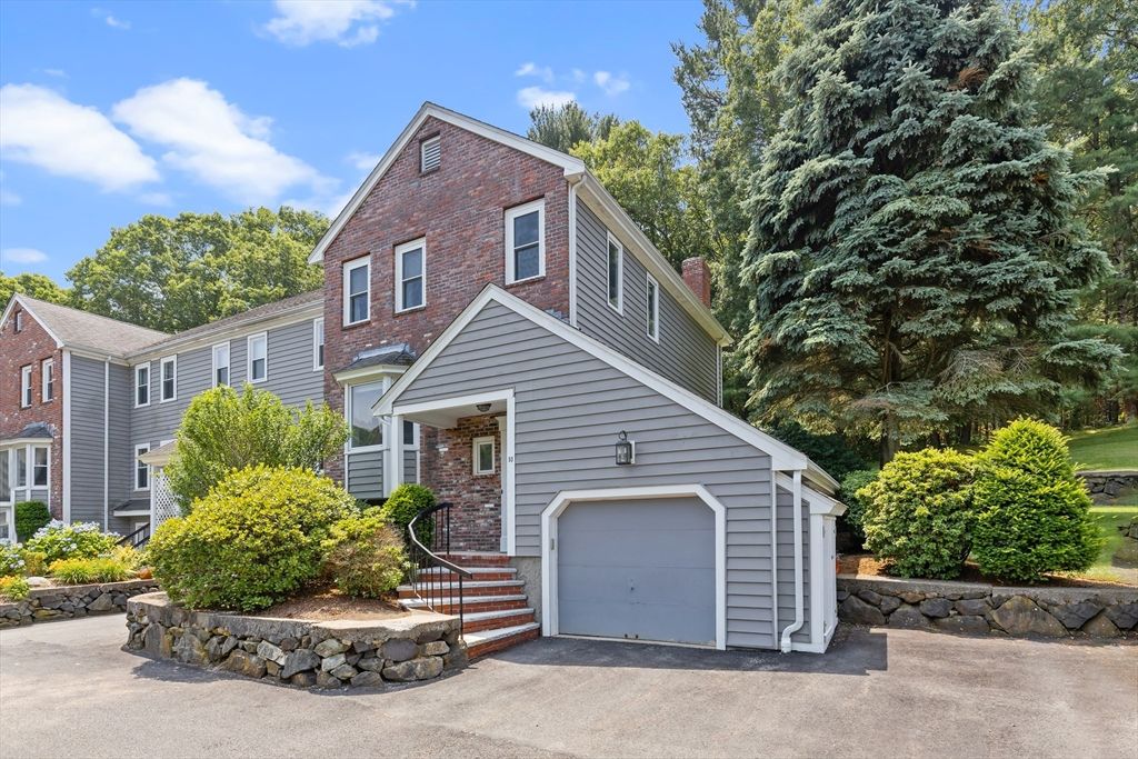 84 Walpole St 5D, Canton, MA 02021
