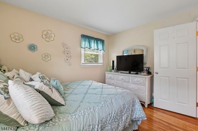 88 Bentley Ave, Old Bridge Twp., NJ 08857