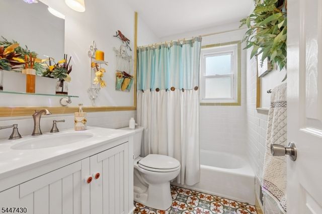 88 Bentley Ave, Old Bridge Twp., NJ 08857