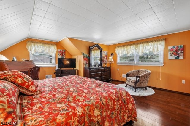 88 Bentley Ave, Old Bridge Twp., NJ 08857