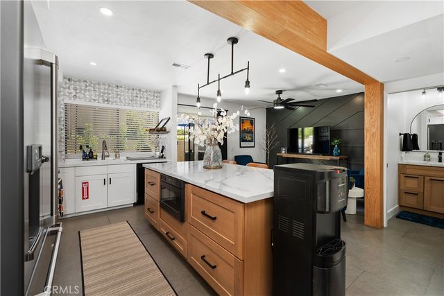 2423 Los Patos, Palm Springs, CA 92264