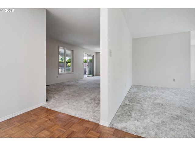 5617 Ne FARMCREST St, Hillsboro, OR 97124