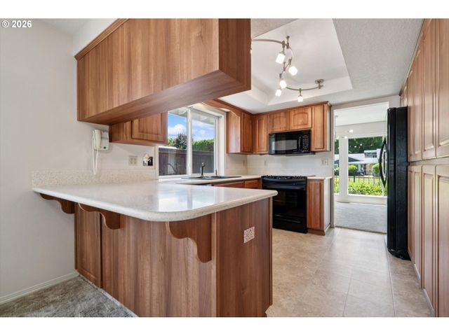 5617 Ne FARMCREST St, Hillsboro, OR 97124