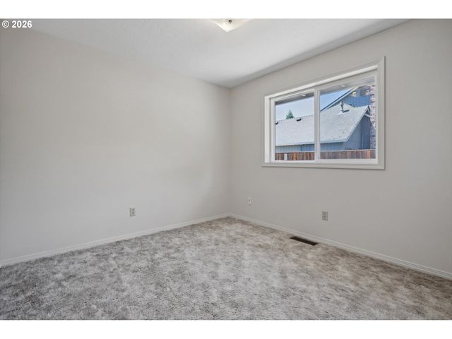 5617 Ne FARMCREST St, Hillsboro, OR 97124