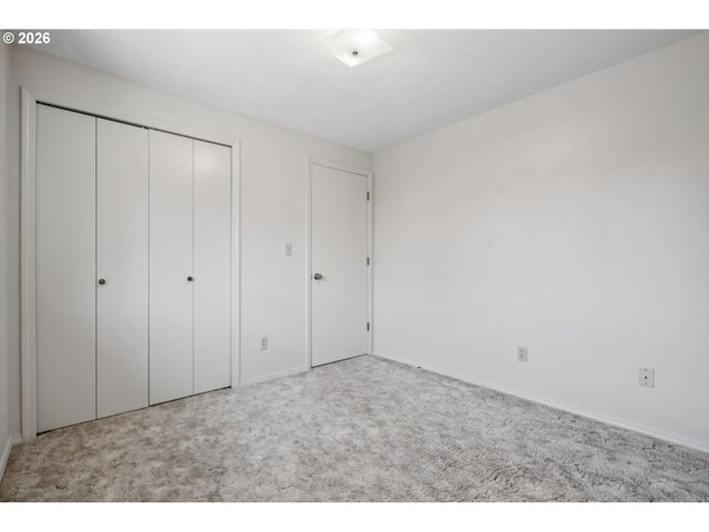 5617 Ne FARMCREST St, Hillsboro, OR 97124