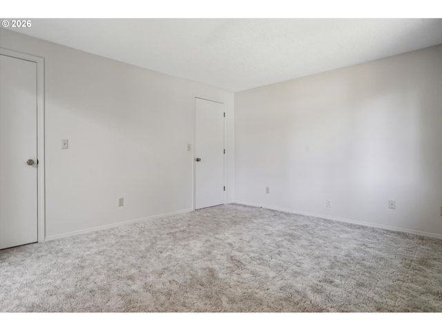 5617 Ne FARMCREST St, Hillsboro, OR 97124