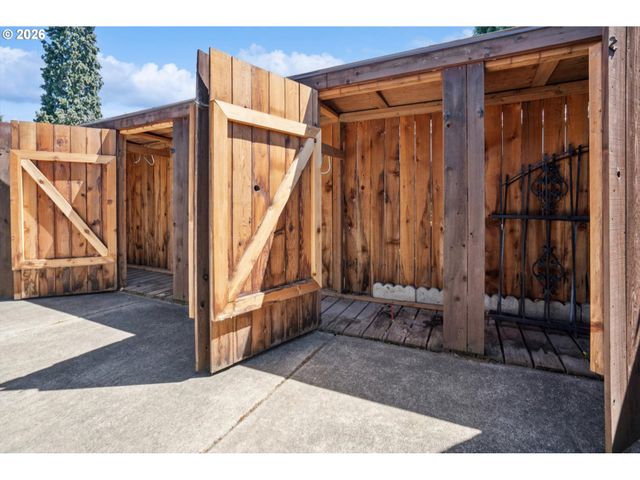 5617 Ne FARMCREST St, Hillsboro, OR 97124