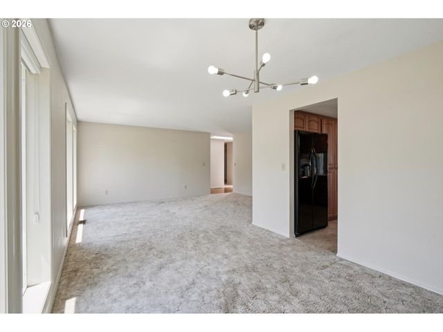 5617 Ne FARMCREST St, Hillsboro, OR 97124