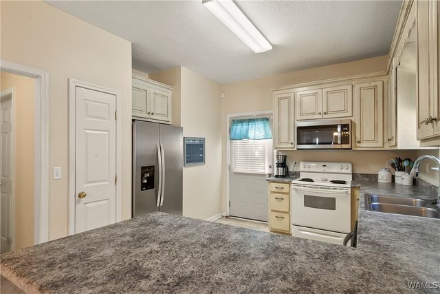 9839 Moonlight Dr, Tuscaloosa, AL 35405