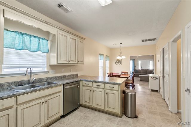 9839 Moonlight Dr, Tuscaloosa, AL 35405