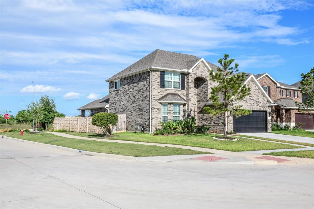 10701 Clouds Rest Drive, Rosharon, TX 77583
