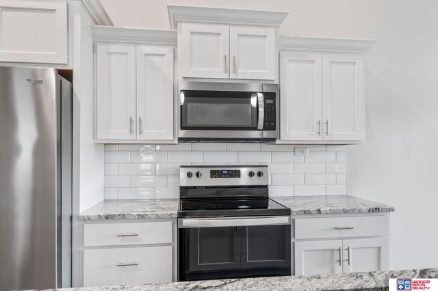10315 Wayborough Lane, Lincoln, NE 68527