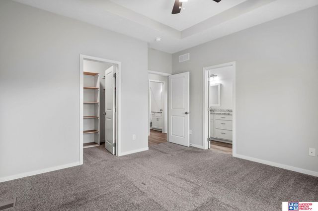 10315 Wayborough Lane, Lincoln, NE 68527