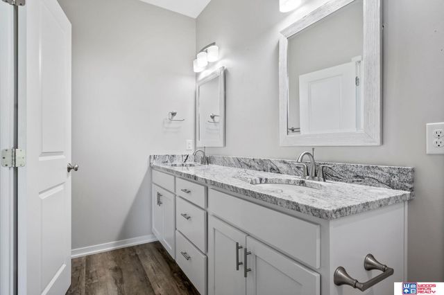 10315 Wayborough Lane, Lincoln, NE 68527