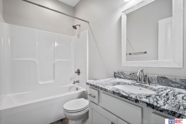 10315 Wayborough Lane, Lincoln, NE 68527