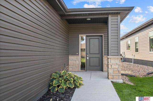 10315 Wayborough Lane, Lincoln, NE 68527