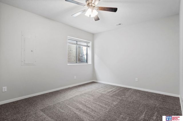 10315 Wayborough Lane, Lincoln, NE 68527