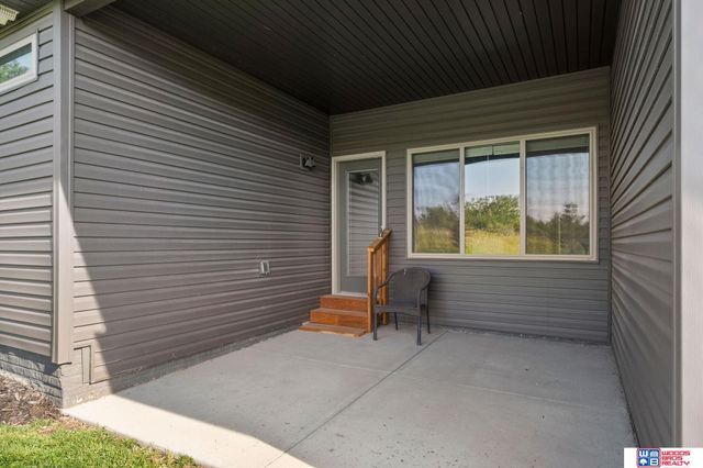 10315 Wayborough Lane, Lincoln, NE 68527