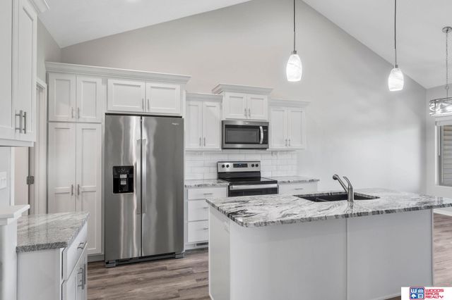 10315 Wayborough Lane, Lincoln, NE 68527
