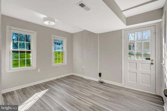 9315 WINBOURNE RD, Burke, VA 22015