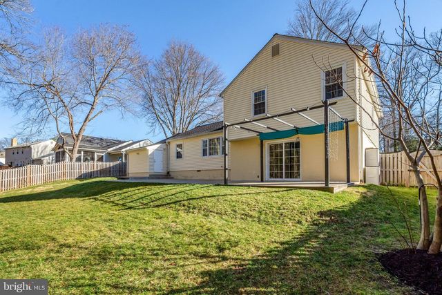 9315 WINBOURNE RD, Burke, VA 22015