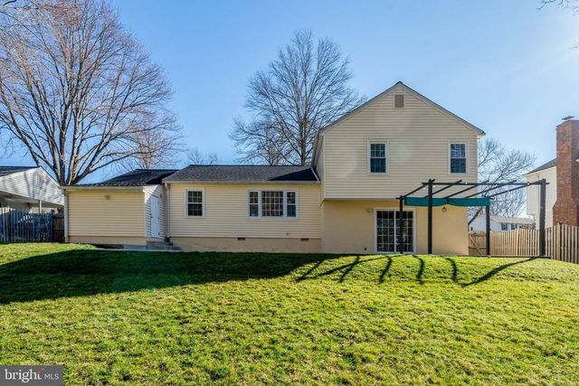 9315 WINBOURNE RD, Burke, VA 22015