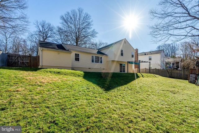 9315 WINBOURNE RD, Burke, VA 22015