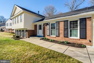 9315 WINBOURNE RD, Burke, VA 22015