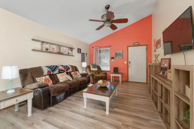 130 S Marlen, Haysville, KS 67060