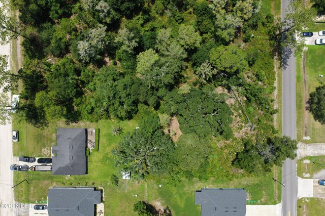 2155 8th Avenue, Deland, FL 32724