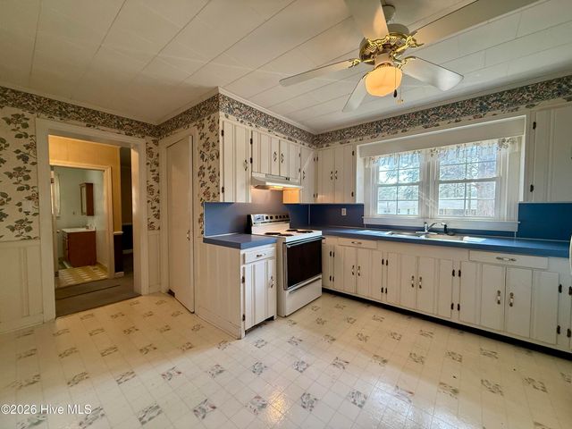 2996 Us Highway 64 W, Plymouth, NC 27962