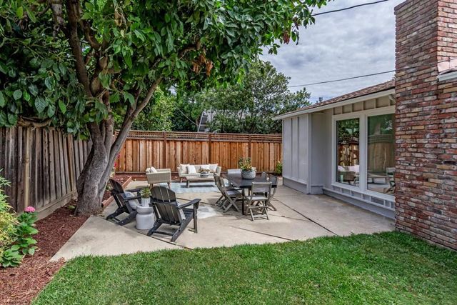 1690 Nilda Avenue, Mountain View, CA 94040