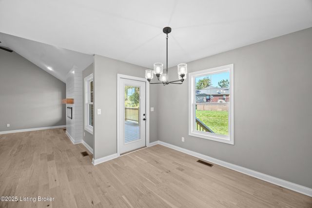 136 Wooded Glen Dr, Mt Washington, KY 40047