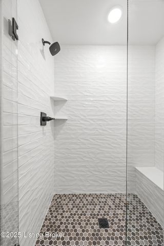 136 Wooded Glen Dr, Mt Washington, KY 40047