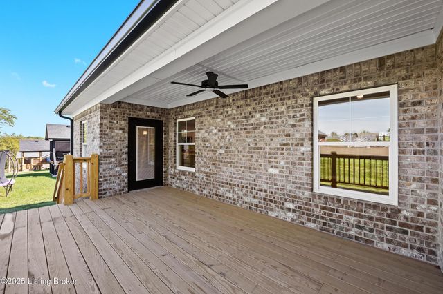 136 Wooded Glen Dr, Mt Washington, KY 40047