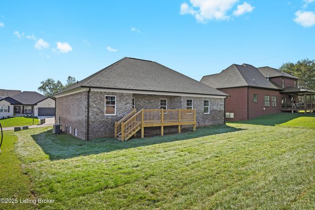 136 Wooded Glen Dr, Mt Washington, KY 40047