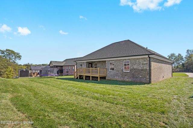 136 Wooded Glen Dr, Mt Washington, KY 40047