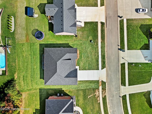 136 Wooded Glen Dr, Mt Washington, KY 40047