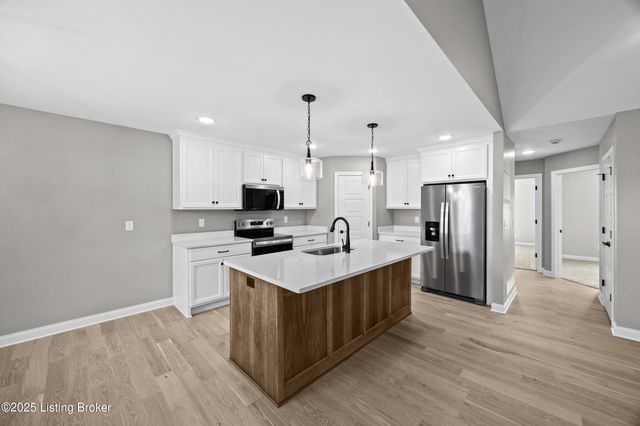 136 Wooded Glen Dr, Mt Washington, KY 40047