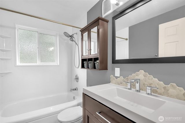 33004 29th Avenue SW, Federal Way, WA 98023