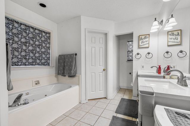 20 Hunters Cove, Cabot, AR 72023