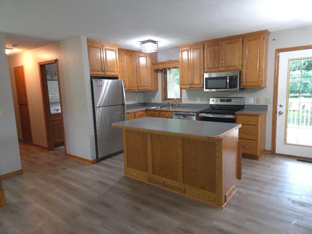 5627 Lannon Avenue NE, Albertville, MN 55301