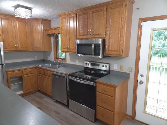 5627 Lannon Avenue NE, Albertville, MN 55301