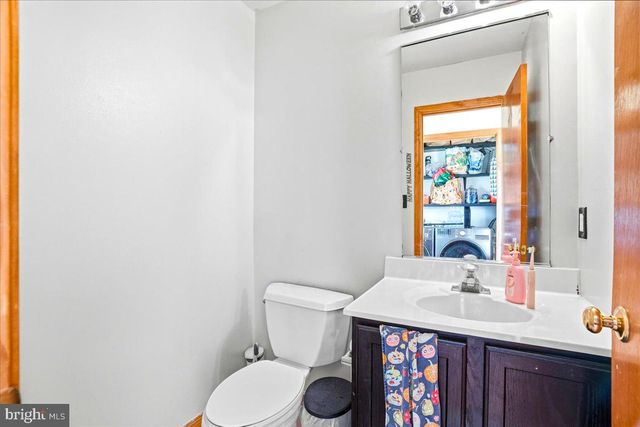 32 THREE SISTERS CT, Ranson, WV 25438