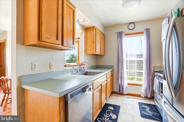 32 THREE SISTERS CT, Ranson, WV 25438